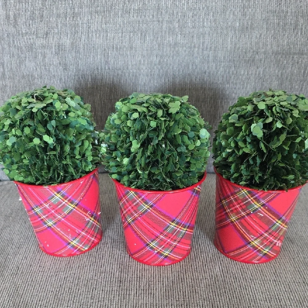 Plaid Red and Green Topiary Set Of Three, NWT